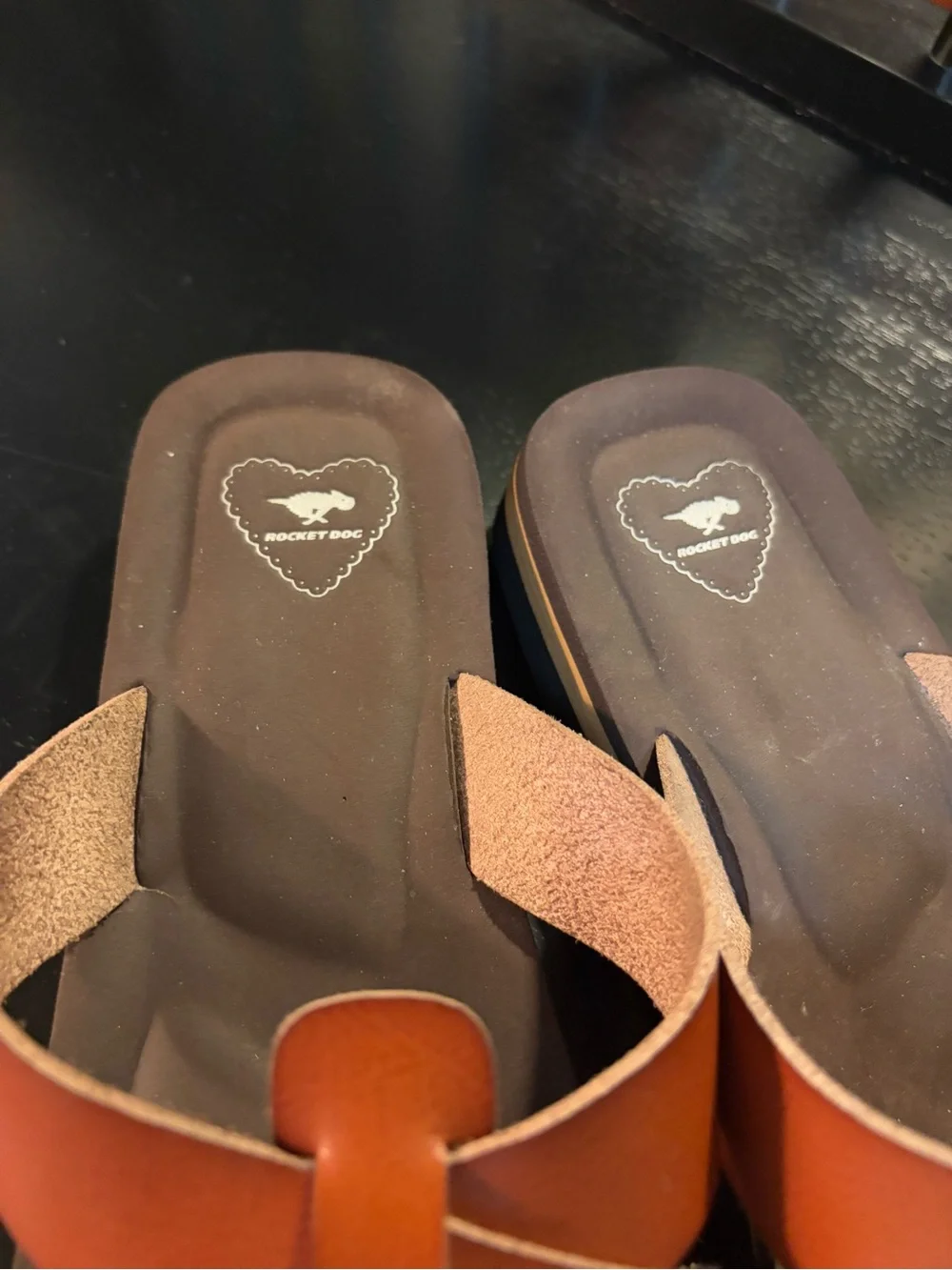 Rocket Dog Brown Tan Leather Slide Sandals - Picture 4 of 5